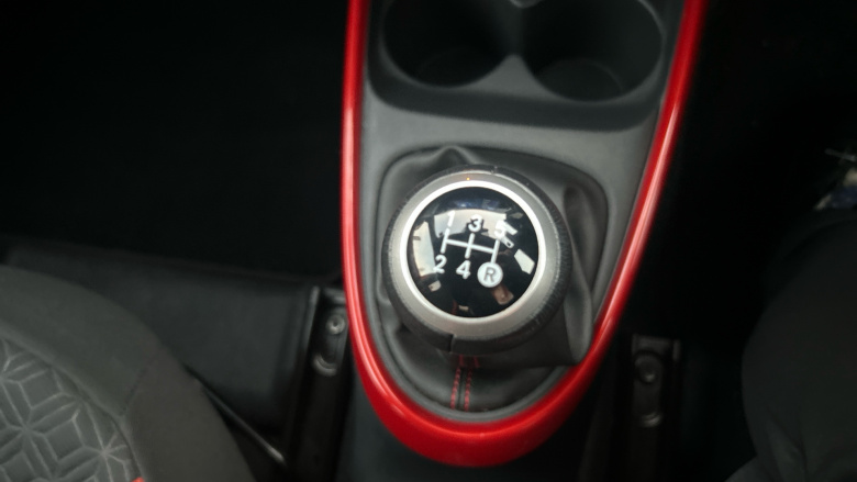 Toyota Aygo X 1.0 VVT-i Edge 5dr Petrol Hatchback